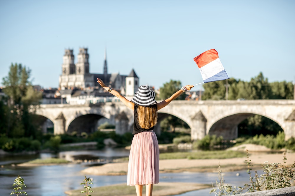 Comprendre l'Acquisition de la Nationalité Française : Un Guide Juridique Éclairant