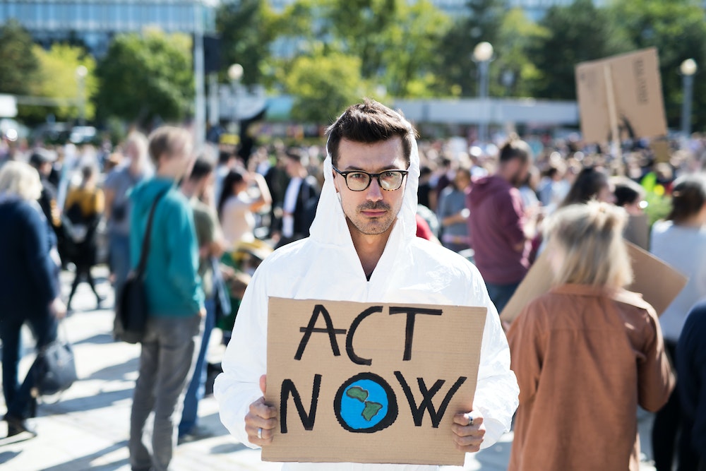 L'Avocat et les Régulations sur le Changement Climatique: Enjeux Juridiques et Institutionnels