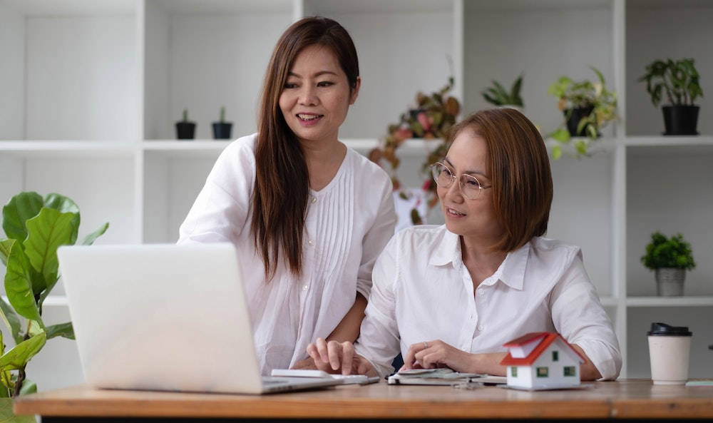 Comprendre et Naviguer la Résiliation de Contrats d'Assurance en Cours d'Année