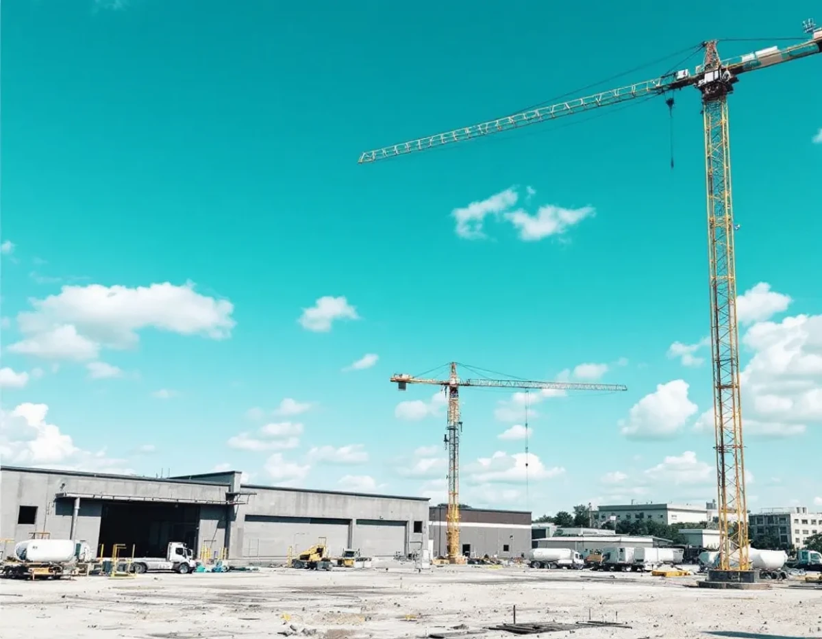 Contestation des autorisations de constructions industrielles : Enjeux et procédures